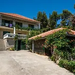 شقة Klimatisiertes Gaestezimmer Mit Blick Auf Den Pinienwald By Interhome