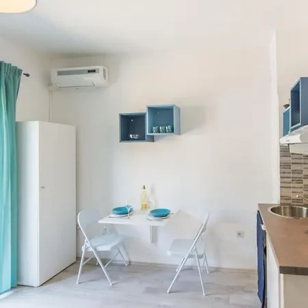 Апартаменты Klimatisiertes Gaestezimmer Mit Blick Auf Den Pinienwald By Interhome