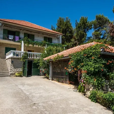 Apartamento Klimatisiertes Gaestezimmer Mit Blick Auf Den Pinienwald By Interhome