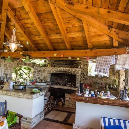 Klimatisiertes Gaestezimmer Mit Blick Auf Den Pinienwald By Interhome