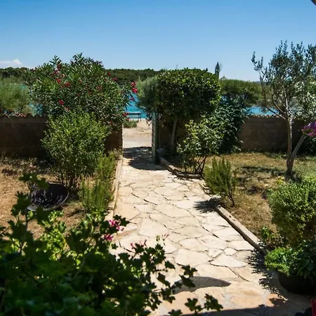 Apartamento Klimatisiertes Gaestezimmer Mit Blick Auf Den Pinienwald By Interhome *