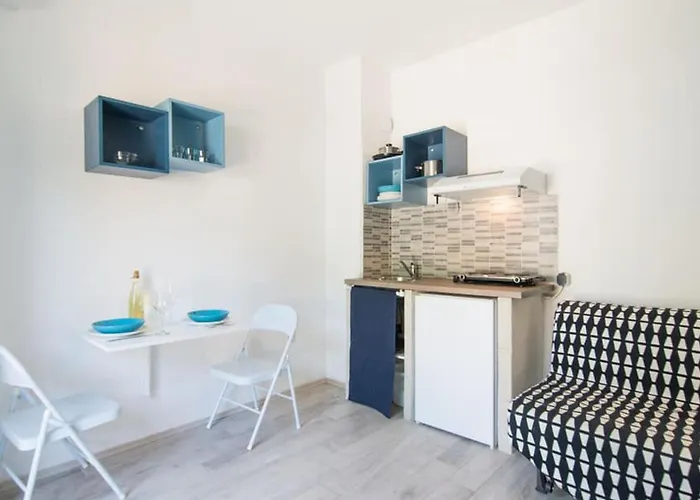 Klimatisiertes Gaestezimmer Mit Blick Auf Den Pinienwald By Interhome * Pašman